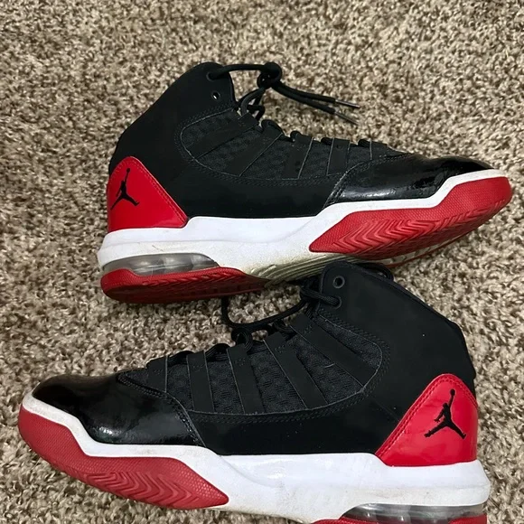 Boys 6Y Jordan’s sneakers - Picture 3 of 6